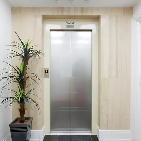 Ξενοδοχείο Garni Crystal 4*