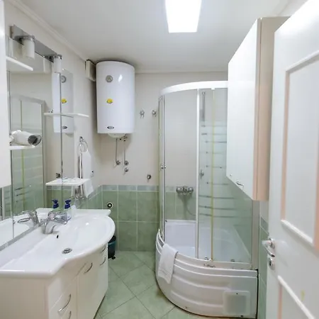 Garni Crystal 4*