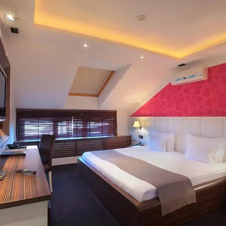 Garni Crystal Hotel 4*