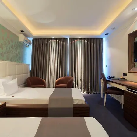 Garni Crystal Hotel